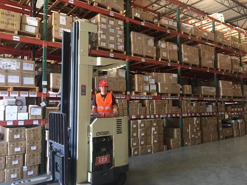 面臨亞馬遜倉容限制和對旺季售賣需求的不對等，該如何去解決呢？